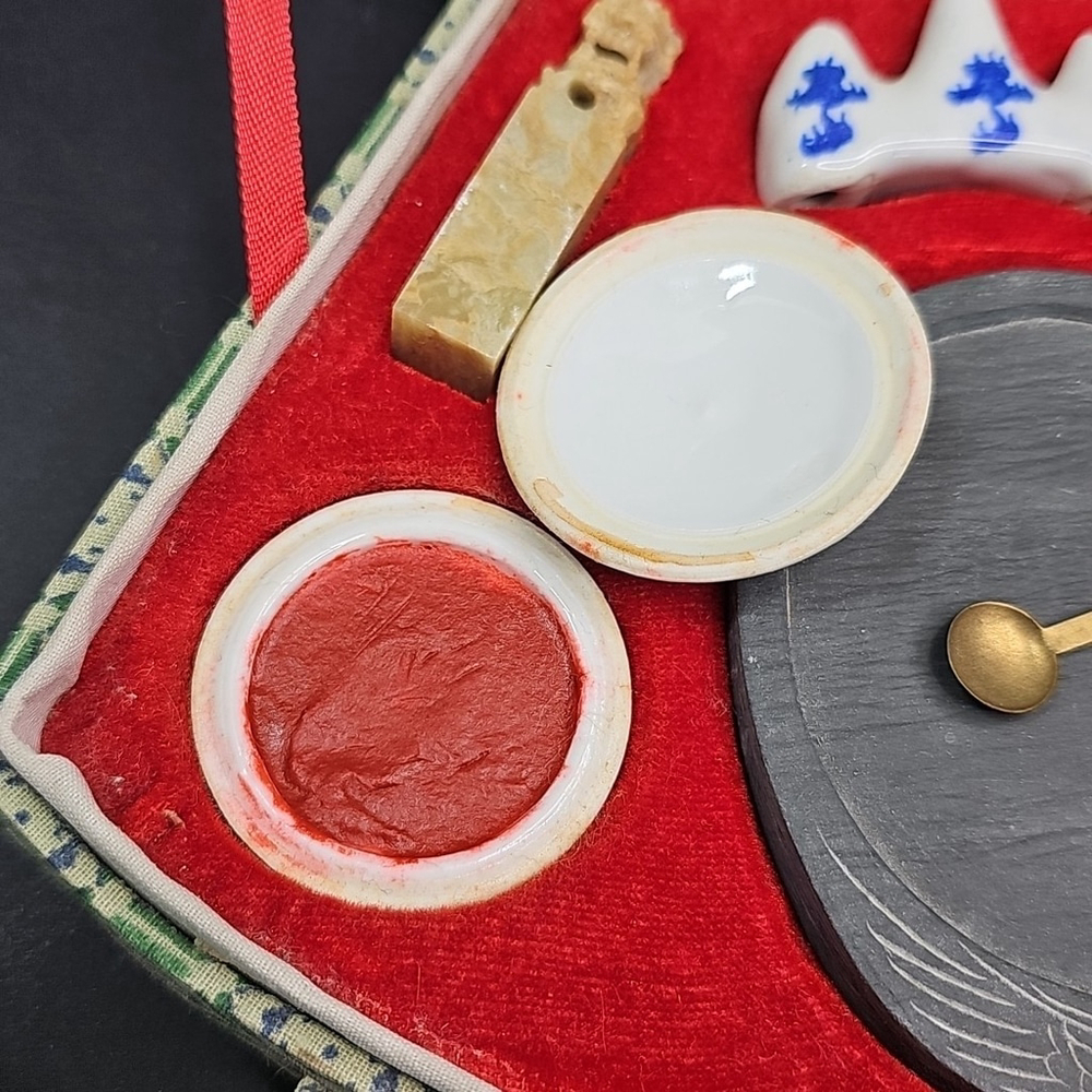 Chinese Calligraphy Set - Picture 6 of 14